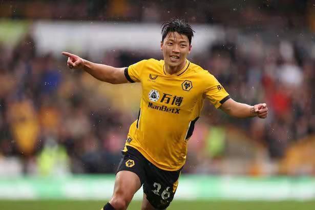 格伦·克洛斯、莎拉·保罗森、泰亚娜·泰勒、金·卡戴珊、妮... 法鲨归来！